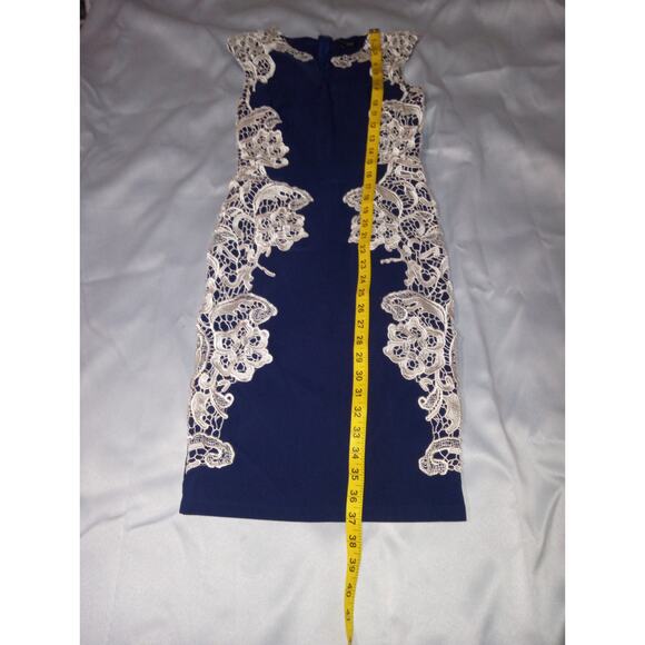 Modcloth London Dress Company Amber Lace Navy / Cream Body Con Dress Size 6 - Picture 6 of 11